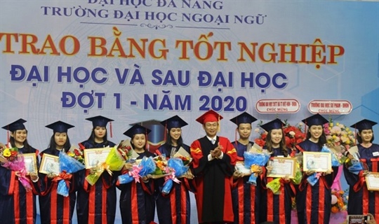 Trường Đại học Ngoại ngữ-Đại học Đà Nẵng tổ chức Lễ trao Bằng tốt nghiệp Đại học và Sau Đại học năm 2020