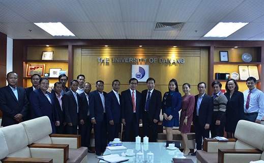 Đại học Đà Nẵng tiếp và làm việc với Đoàn Sở Giáo dục và Thể thao tỉnh Attapeu, Lào