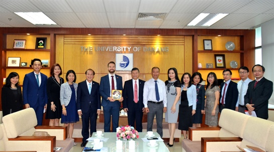 Lãnh đạo Đại học Đà Nẵng tiếp Tổng Lãnh sự quán Anh tại Thành phố Hồ Chí Minh