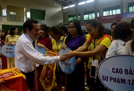 Tưng bừng khai mạc Giải Cầu lông Người Giáo viên Nhân dân toàn quốc “Cup Ba Sao” năm 2019 do Đại học Đà Nẵng đăng cai tổ chức