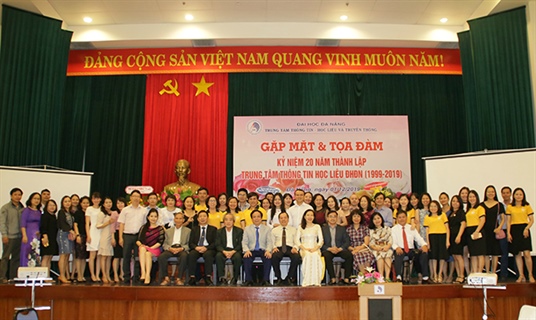 Gặp mặt-Tọa đàm kỷ niệm 20 năm thành lập Trung tâm Thông tin-Học liệu Đại học Đà Nẵng
