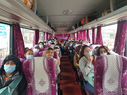 Đại học Đà Nẵng tổ chức đưa đón lưu học sinh Lào từ Cửa khẩu quốc tế Quảng Trị trở lại học tập sau thời gian cách ly y tế tập trung