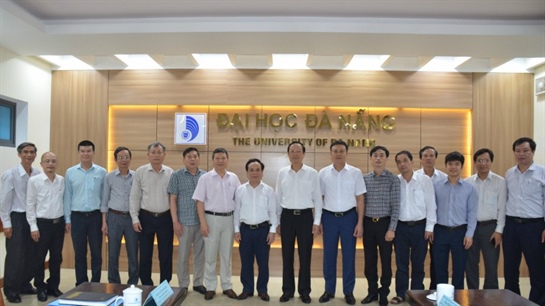 Thứ trưởng Phạm Ngọc Thưởng và đoàn công tác Bộ Giáo dục và Đào tạo làm việc với Đại học Đà Nẵng về công tác giải ngân kế hoạch đầu tư công năm 2020