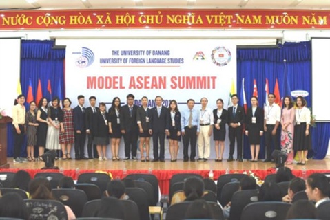 Hứng khởi, sôi nổi cùng Chương trình “Mô phỏng Hội nghị cấp cao ASEAN 2019” tại Trường Đại học Ngoại ngữ - ĐHĐN