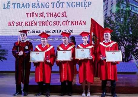 Trường Đại học Bách khoa-Đại học Đà Nẵng tổ chức Lễ trao bằng đại học và sau đại học (đợt 2) năm học 2019-2020