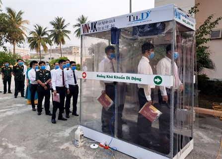 Viện Nghiên cứu và Đào tạo Việt-Anh ĐHĐN chế tạo buồng khử khuẩn phòng chống Covid-19