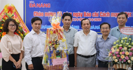 Lãnh đạo Đại học Đà Nẵng thăm, chúc mừng các cơ quan báo chí và truyền thông nhân kỷ niệm 95 năm ngày Báo chí Cách mạng Việt Nam