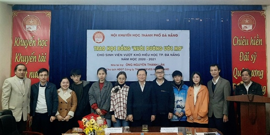 Sinh viên Đại học Đà Nẵng được nhận Học bổng "Nuôi dưỡng ước mơ" của Hội Khuyến học thành phố Đà Nẵng