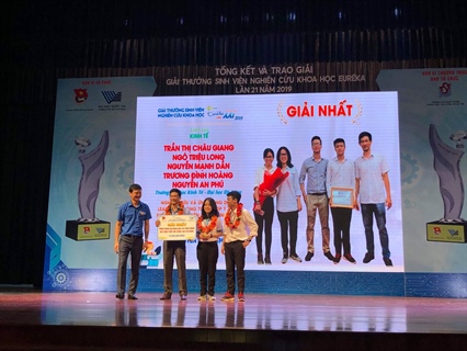 Những thành tích xuất sắc của sinh viên thiết thực chào mừng 25 năm xây dựng và phát triển Đại học Đà Nẵng