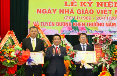 Đại học Đà Nẵng thông báo danh sách các tập thể và cá nhân được đề nghị Bộ Giáo dục và Đào tạo công nhận danh hiệu thi đua năm học 2018-2019