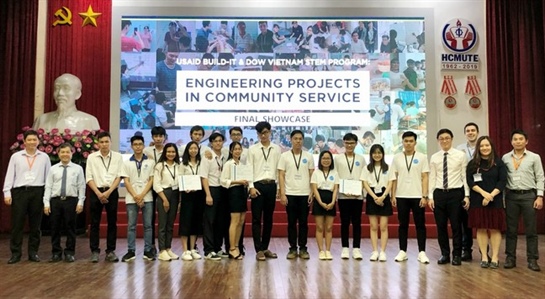 Sinh viên Trường Đại học Bách khoa - ĐHĐN lần thứ ba liên tiếp đạt giải Nhất Cuộc thi Dự án Kỹ thuật phục vụ cộng đồng (EPICS-2020)