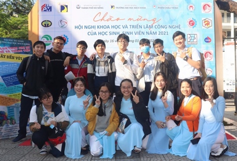 Trường Đại học Bách khoa-Đại học Đà Nẵng tổ chức thành công Hội nghị sinh viên nghiên cứu khoa học và Triển lãm BKDN Techshow-2021