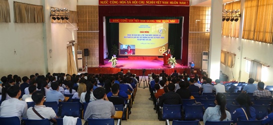 Đoàn công tác Bộ Giáo dục và Thể thao Lào gặp mặt lưu học sinh tại Trường Đại học Sư phạm – ĐHĐN