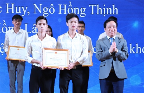 Đại học Đà Nẵng tổ chức "Festival Khoa học Công nghệ Sinh viên lần thứ 2 năm 2020"-Trao thưởng và phát động "Giải thưởng Sinh viên Nghiên cứu khoa học"