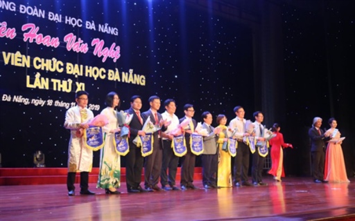 Liên hoan văn nghệ cán bộ, viên chức lần thứ XI năm 2019 chào mừng Ngày Nhà giáo Việt Nam 20/11 và 25 năm thành lập Đại học Đà Nẵng