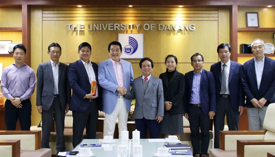 Giám đốc Đại học Đà Nẵng tiếp và làm việc với Chủ tịch Công ty Fulltime System, Nhật Bản