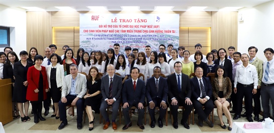 Giám đốc Đại học Đà Nẵng tiếp Giám đốc AUF và Giám đốc OIF khu vực Châu Á-Thái Bình Dương nhân dịp trao gói hỗ trợ sinh viên có hoàn cảnh khó khăn do thiên tai bão lũ