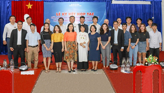 Trường Đại học Sư phạm - Đại học Đà Nẵng: Ký kết hợp tác với các doanh nghiệp công nghệ thông tin đào tạo nhân lực chất lượng cao