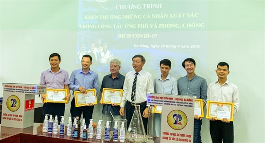 Trường Đại học Sư phạm-ĐHĐN khen thưởng những nỗ lực vì cộng đồng phòng chống Covid-19