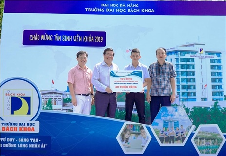 Thủ khoa Đại học Đà Nẵng 2019: Thành công nhờ có quyết tâm và nỗ lực