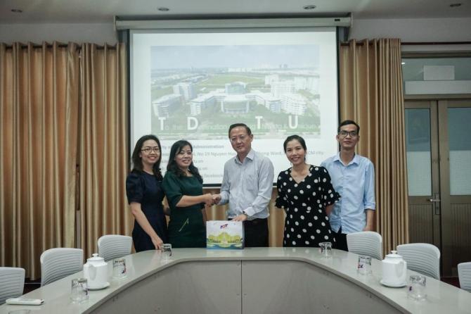 Bộ môn kinh doanh quốc tế làm việc với Viện đổi mới chuỗi cung ứng Malaysia