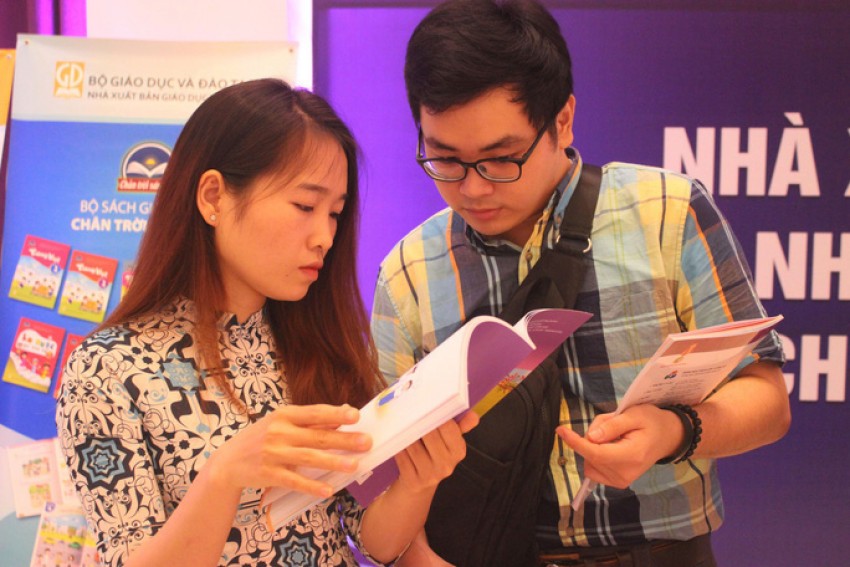 Từ 1-7, sẽ điều chỉnh mức lương, chính sách tuyển dụng giáo viên - Ảnh 1.