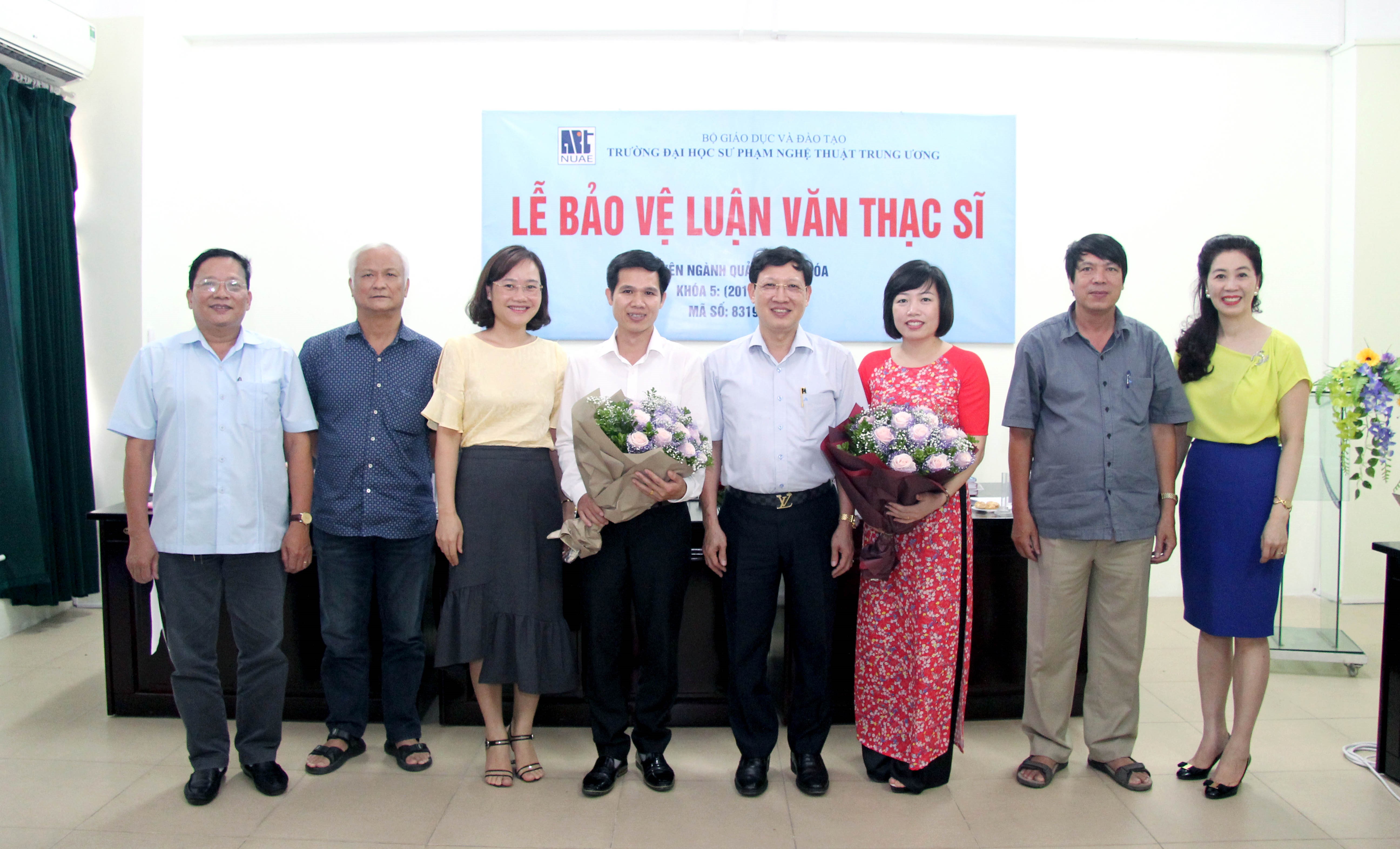 Lễ bảo vệ luận văn của hai học viên Đinh Thị Thư và Đinh Văn Phương, k5 - Chuyên ngành Quản lý Văn hoá