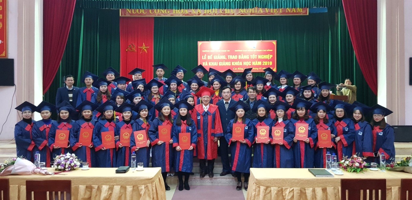 LỄ BẾ GIẢNG, TRAO BẰNG TỐT NGHIỆP VÀ KHAI GIẢNG KHÓA HỌC NĂM 2019 TẠI CAO BẰNG