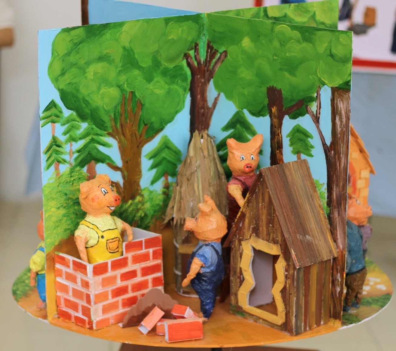 Lễ báo cáo tốt nghiệp của sinh viên khóa 2 chuyên ngành Sư phạm  Mỹ thuật mầm non, Trường ĐHSP Nghệ thuật TW