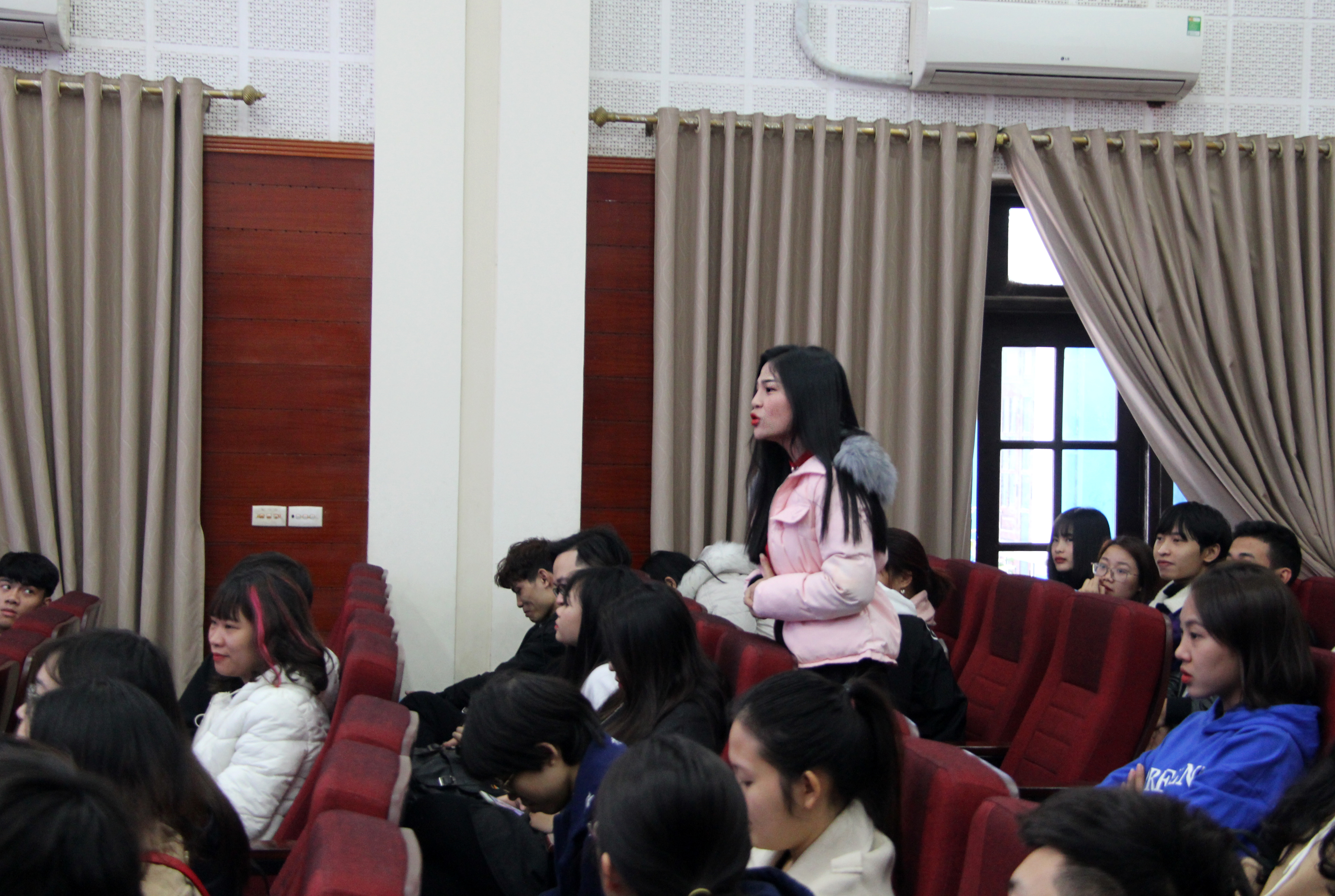 Hội nghị đối thoại giữa Hiệu trưởng với sinh viên  năm học 2019 - 2020