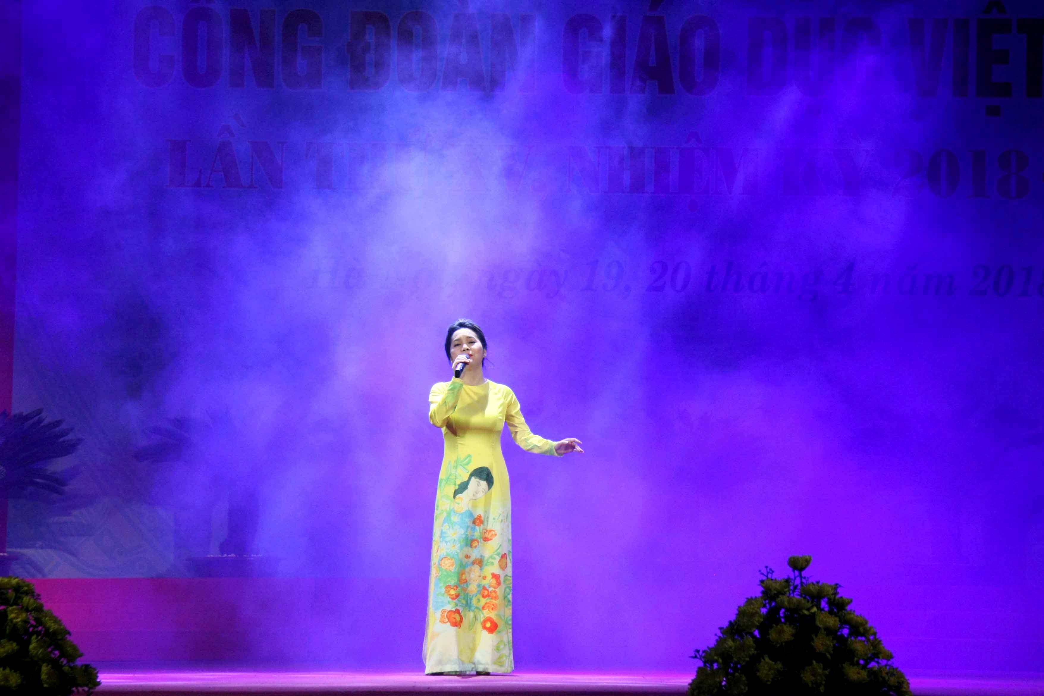 Biểu diễn nghệ thuật chào mừng Đại hội Công đoàn Giáo dục  Việt Nam lần thứ XV