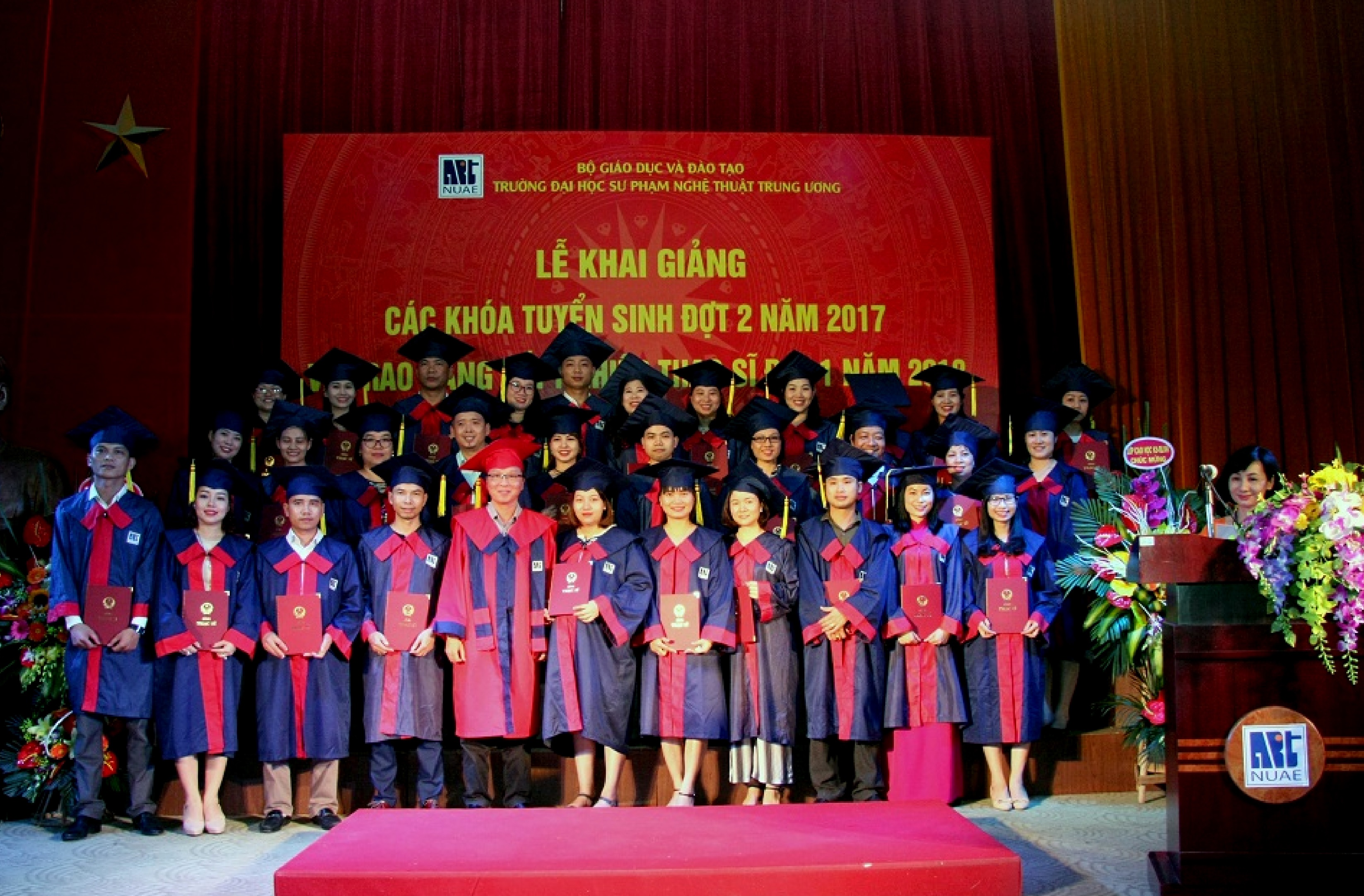 Lễ Khai giảng các khóa tuyển sinh đợt 2 năm 2017 và Trao bằng  tốt nghiệp thạc sĩ đợt 1 năm 2018