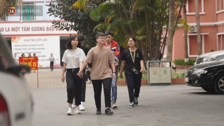 Sinh viên nô nức trở lại trường sau kỳ nghỉ Tết dài nhất lịch sử: Được đi học rồi vui quá, ở nhà chán lắm! - Ảnh 20.