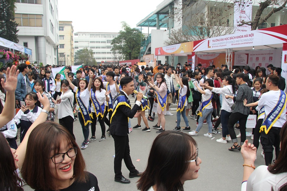 Ngày hội Tư vấn tuyển sinh - hướng nghiệp năm 2018 tại Trường Đại học Bách Khoa Hà Nội