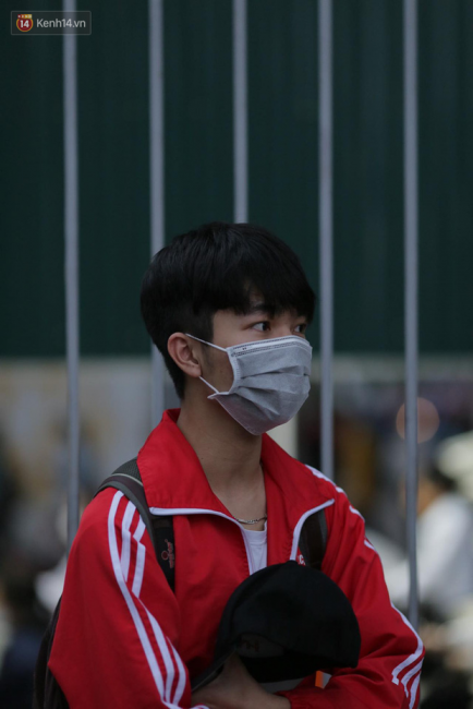 Sinh viên nô nức trở lại trường sau kỳ nghỉ Tết dài nhất lịch sử: Được đi học rồi vui quá, ở nhà chán lắm! - Ảnh 12.