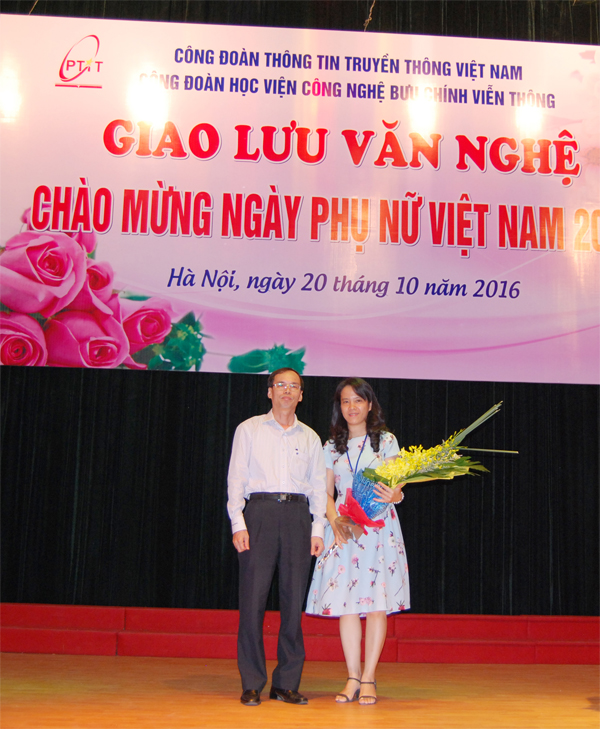 Giao lưu văn nghệ chào mừng ngày Phụ nữ Việt Nam 20/10