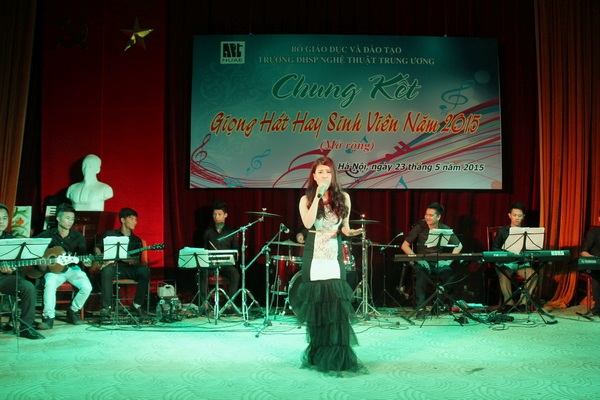Chung kết cuộc thi Giọng hát hay sinh viên Trường Đại học Sư phạm Nghệ thuật Trung ương (mở rộng) 2015