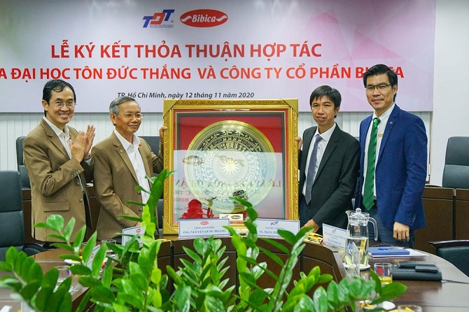 Đại học Tôn Đức Thắng ký kết hợp tác với Công ty cổ phần Bibica