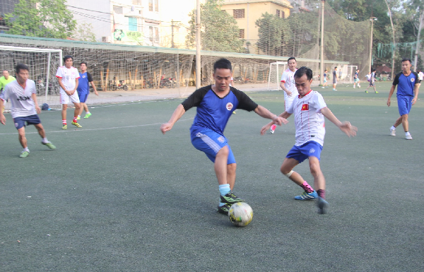 Giao hữu bóng đá chào mừng Kỷ niệm 35 năm Ngày Nhà giáo Việt Nam