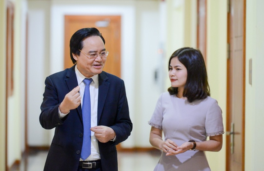 Bo truong Phung Xuan Nha: 'Niem tin xa hoi la nguon luc cua giao duc' hinh anh 10