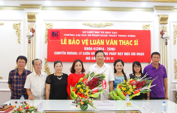 Lễ bảo vệ luận văn Thạc sĩ của hai học viên Phùng Thanh Tám và Nguyễn Thị Chang