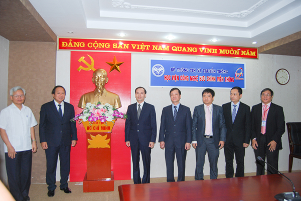 Nhiệm vụ ưu tiên hàng đầu của PTIT là đào tạo đội ngũ trí thức giỏi