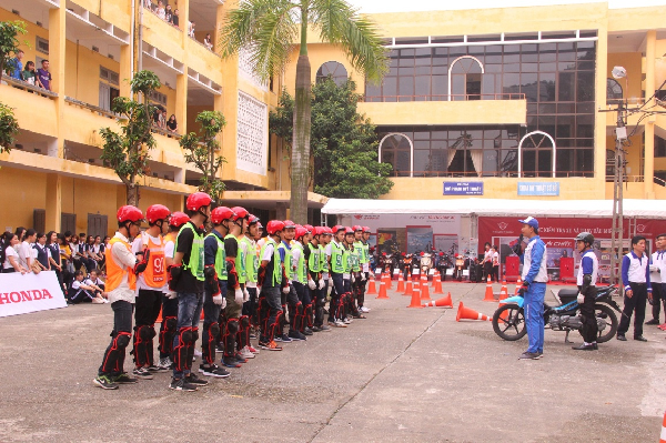 Lễ ra quân phát động hưởng ứng “Tháng hành động an toàn giao thông” năm 2017