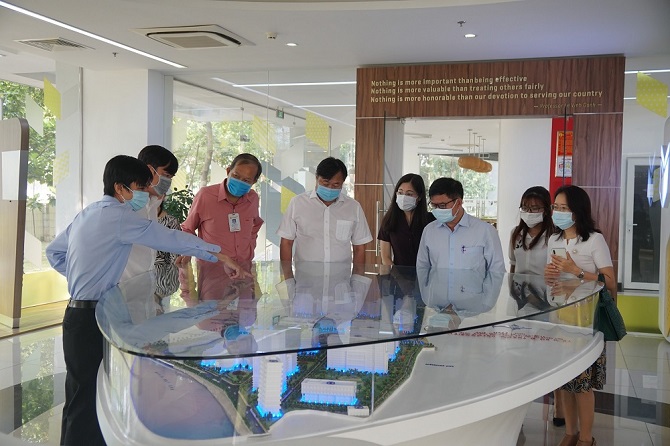 Học viện Chính trị Khu vực II tham quan cơ sở vật chất của Đại học Tôn Đức Thắng