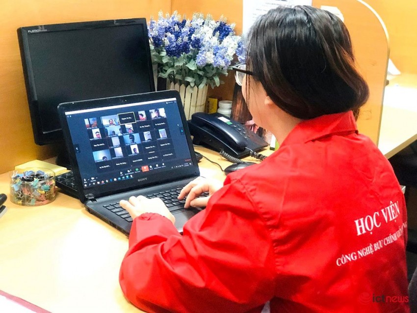 Từ hôm nay, hơn 10.000 sinh viên PTIT học trực tuyến qua phần mềm TranS