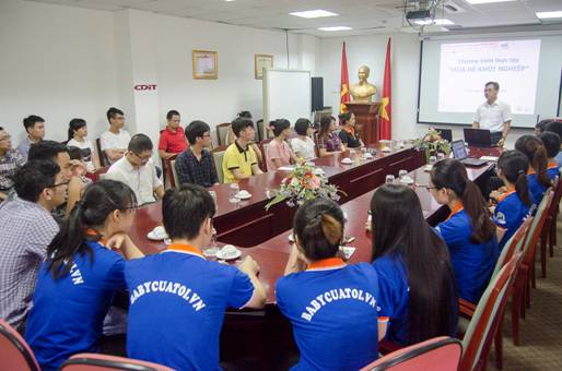 “Mùa hè khởi nghiệp”: sôi nổi, bổ ích với dự án ezCheck