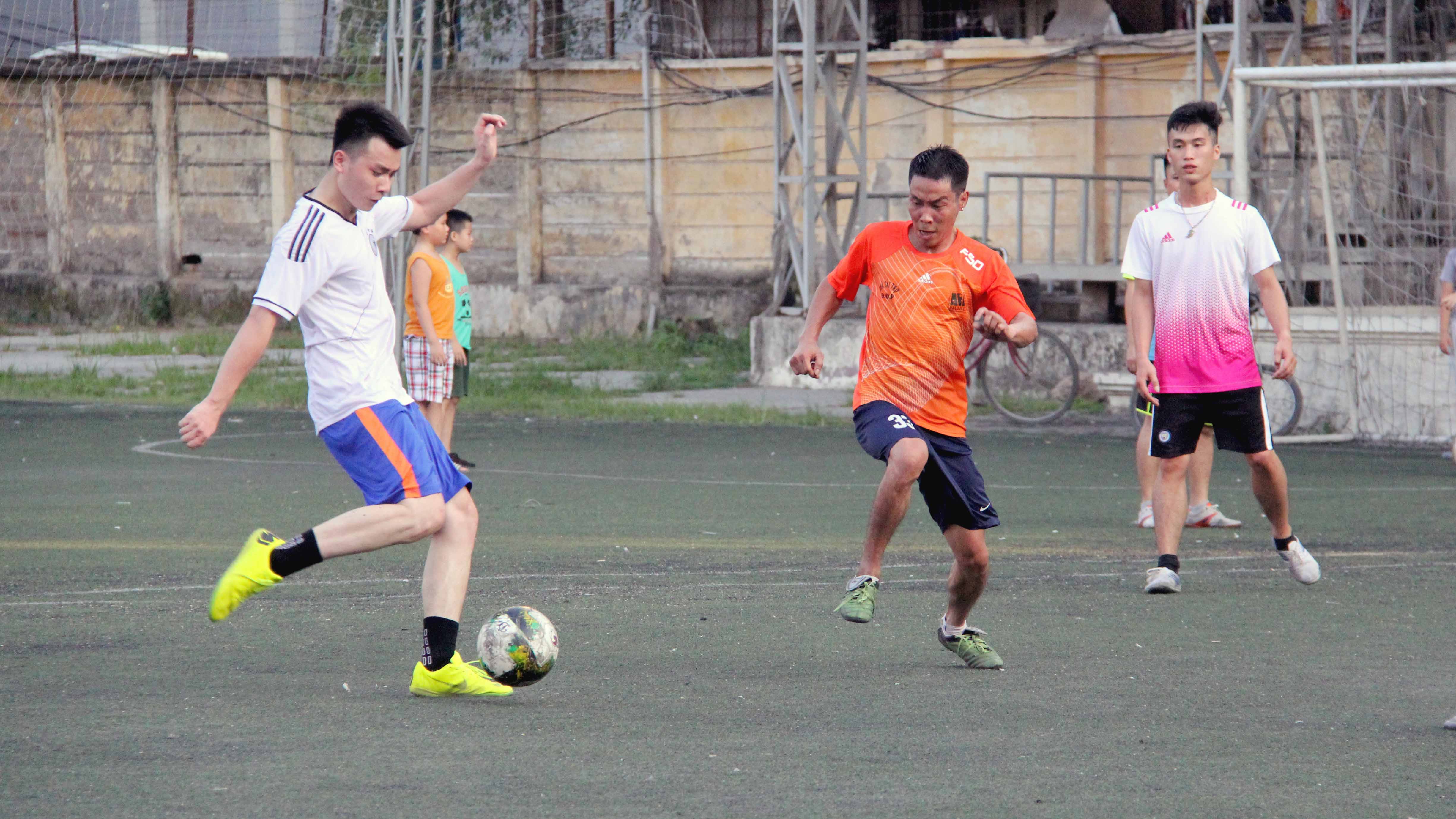 Giao hữu bóng đá chào mừng Kỷ niệm Ngày Thủ tướng Chính phủ ký Quyết định nâng cấp Trường ĐHSP Nghệ thuật TW