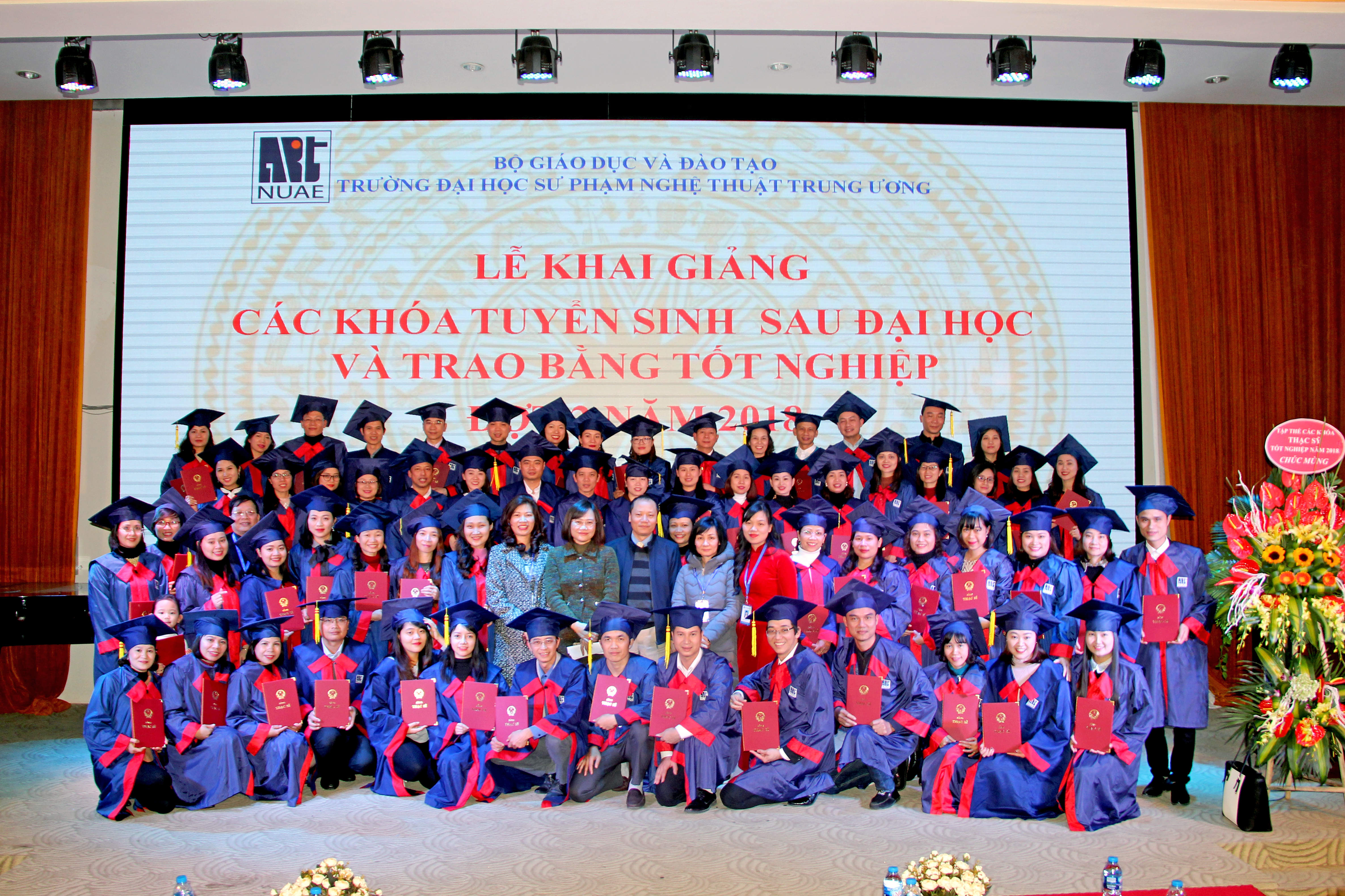 Lễ Khai giảng các khóa tuyển sinh Sau đại học và trao bằng tốt nghiệp đợt 2 năm 2018