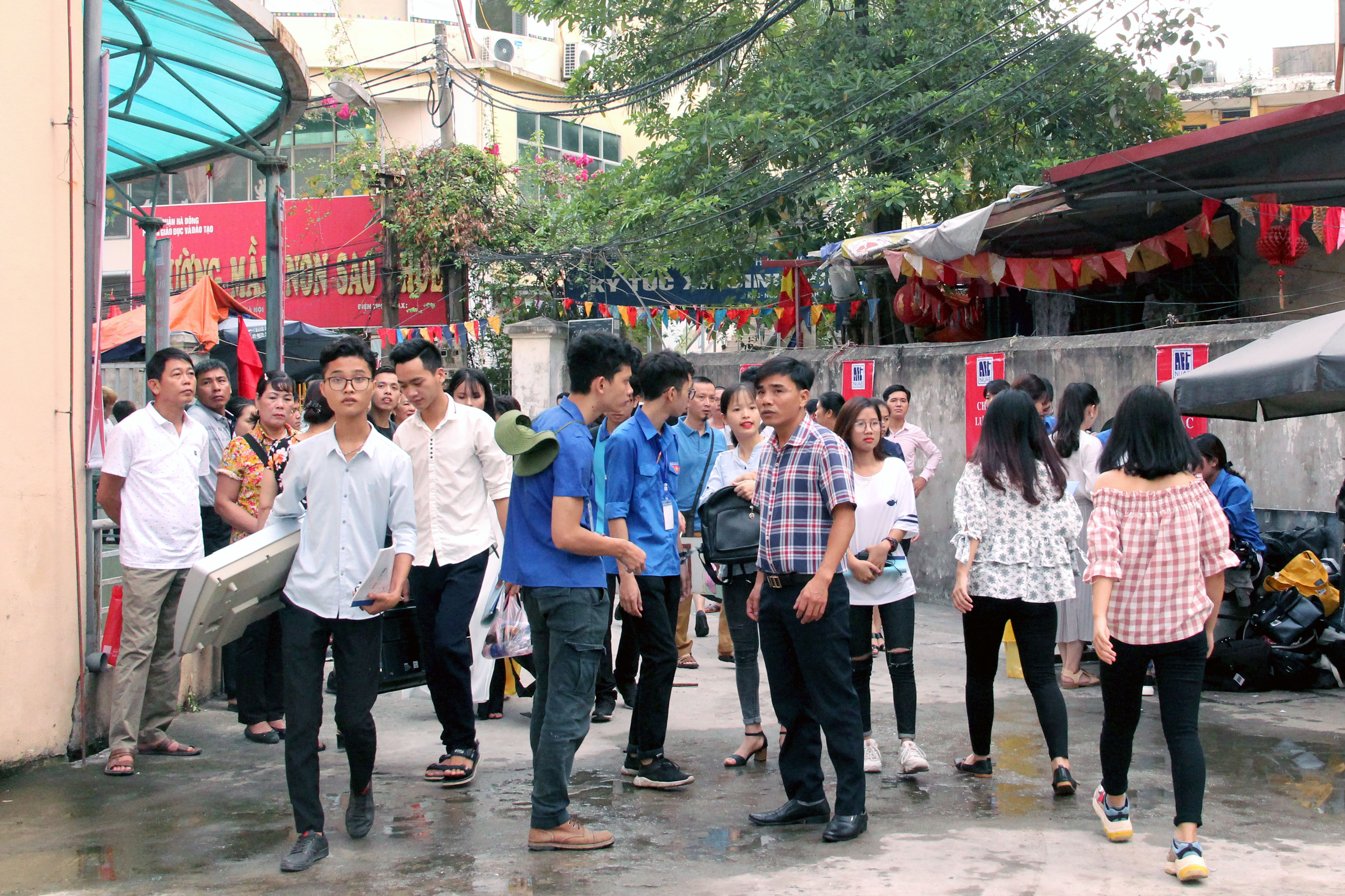 Rộn ràng thí sinh dự thi Kỳ thi Tuyển sinh đại học, đại học liên thông hệ chính quy năm 2018