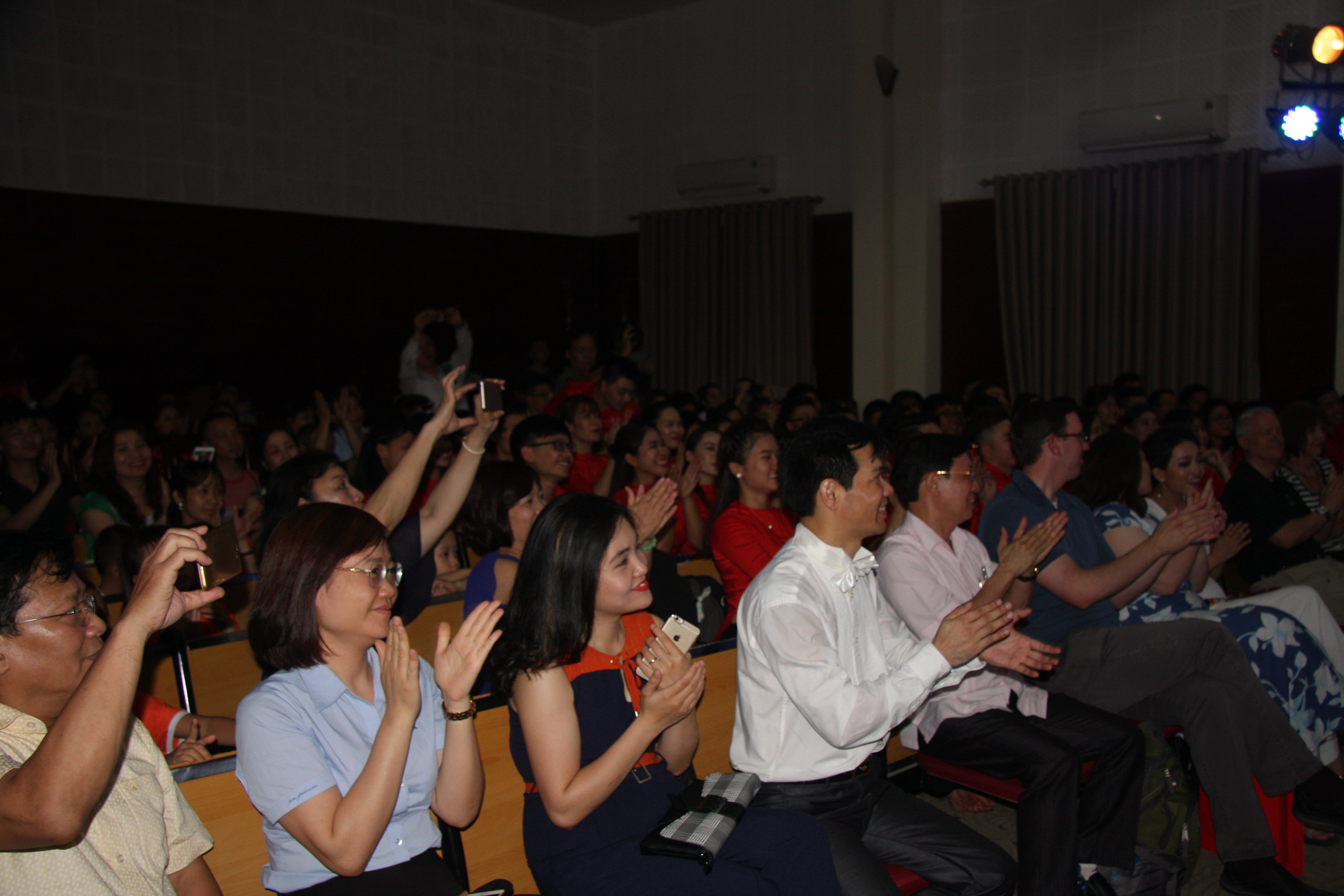 Giao lưu hợp xướng giữa Đại học Brigham Young và  Trường ĐHSP Nghệ thuật TW